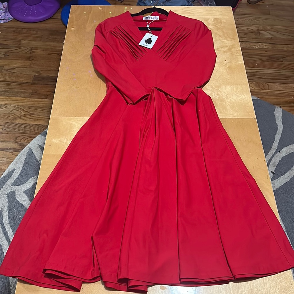 Woman's red MUXXN boutique dress new with tags
